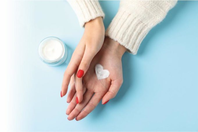MANI SCREPOLATE. UN RIMEDIO NATURALE