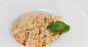 Farfalle con broccoletti panna e salmone