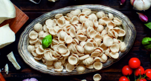 Orecchiette pomodorini zucchine e speck