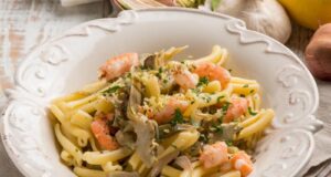Scialatielli di Gragnano con gamberi, carciofi e pomodorini