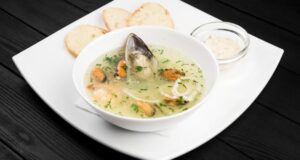 Zuppa di pesce e frutti di mare