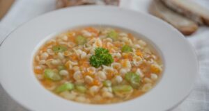 Zuppa di pollo e mais
