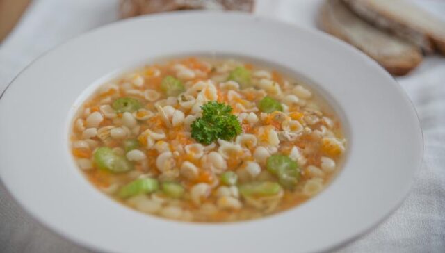 zuppa di pollo e mais
