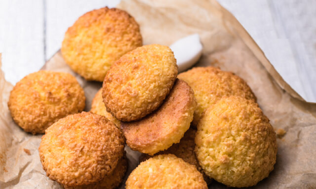 Gluten free millet cookies with coconut flakes. Cocosanki - pola
