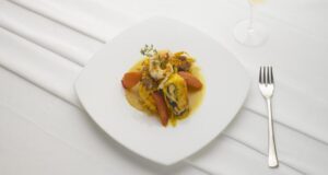 Tronchetti di tagliatellesu crema di fagioli cannellini e crostacei