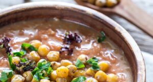 Zuppa di ceci e lattuga