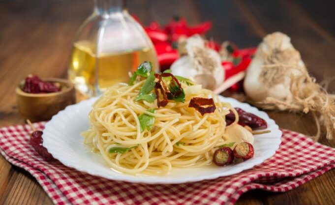 Spaghetti aglio, olio e peperoncino