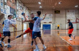 DEBUTTO CASALINGO
