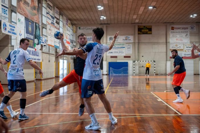 DEBUTTO CASALINGO