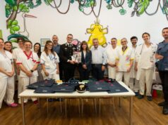 212° anniversario della fondazione dell’Arma dei Carabinieri: donati gadget ai bambini ricoverati in Pediatria