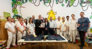 212° anniversario della fondazione dell’Arma dei Carabinieri: donati gadget ai bambini ricoverati in Pediatria