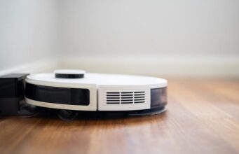 ROBOT ASPIRAPOLVERELA CASA SI PULISCE DA SOLA?